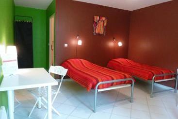 هتل Bungalows & Rooms   Gît ôstal