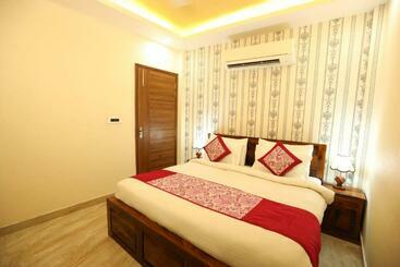 هتل Lavit Couple Friendly Near Faridabad Metro Station