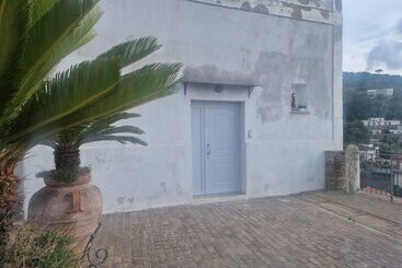 Жильё для туристов Casa Sant Antonio By The Sea