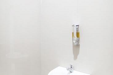 Otel Oyo 91283 Sg Premium Guest House