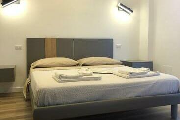 پانسیون A Due Passi Dalla Scalinata Rooms