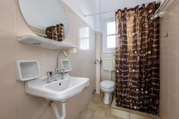 هتل Astoria Apartments