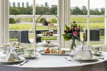 هتل Luttrellstown Castle Resort