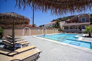 Maria S Beach Apartments