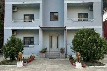 هتل آپارتمان Vila Leo