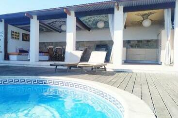 مبيت وإفطار Camino A Casa   Suances