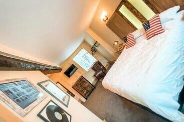 شقة فندقية The Bridge At Riverside Suites