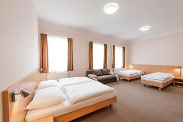 پانسیون V Centru