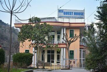 ホテル Ajk Guest House