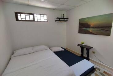 آپارتمانهای توریستها Alojamiento Entero, Casa Amplia, Patio, Aire