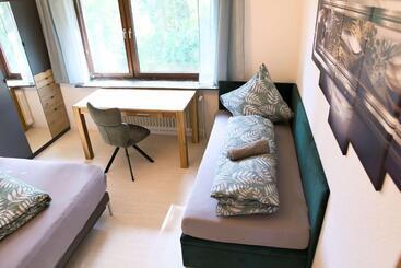 شقق خاصة سياحية Stilvolle 2 Schlafzimmer Apartments Heidegarten, Osterheide, Zentrum