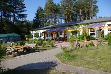 Hostel Waldhaus Am Ferienpark Mirow  Zimmer Du Wc