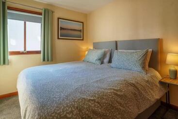شقق خاصة سياحية Ground Floor Apartment Twin King Bed Option Free Off Street Parking