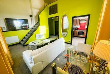 هتل Phoenix Apartments