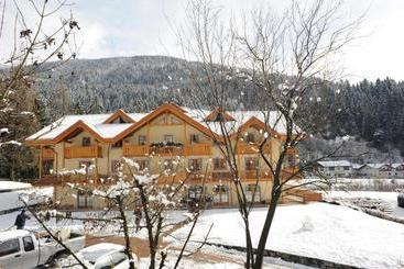 Holidays Dolomiti Apartment Resort