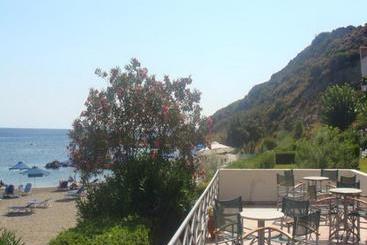 آپارتمان Elpida Beach Studios