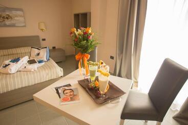 Отель Fontana Olente