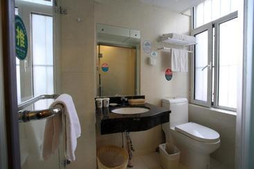 هتل Greentree Inn Qinghuangdao Sun City