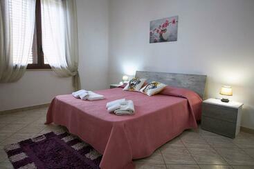 تختخواب و صبحانه Sweet Home Rosa