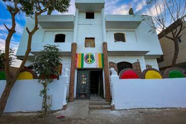 Pension Peace & Freedom Guesthouse & Restaurant