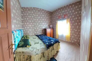 פנסיון Penginapan Syariah Dhifa Indonesian Only