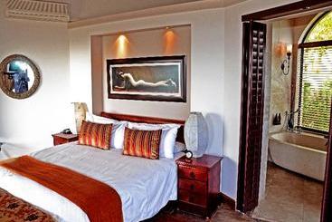 Bezweni Lodge