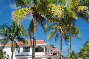 هتل Isla Bonita Yacht Club