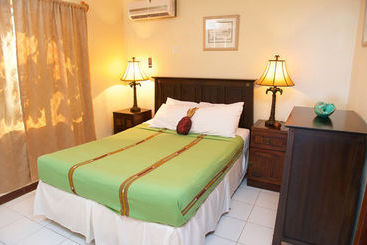 هتل Isla Bonita Yacht Club