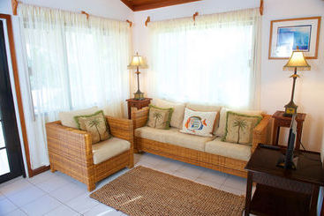 هتل Isla Bonita Yacht Club