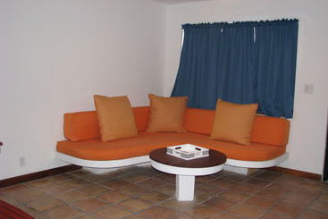 هتل Isla Bonita Yacht Club