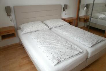 ツーリストアパートメント John’s Motel Appartementhaus