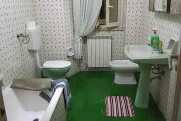 آپارتمانهای توریستها Appartamento Turistico Giarre Offre Camera In Condivisione Euro 300 Al Mese
