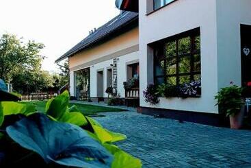 هاستل Dvoupokojový Apartmán S Kuchyňským Koutem