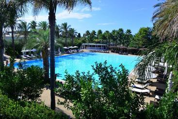 هتل Green Paradise Resort