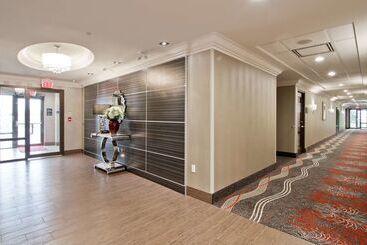 Отель Hampton Inn & Suites By Hilton Toronto Markham