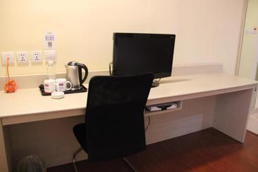 هتل Hanting  Bengbu Xinshiji Square Branch