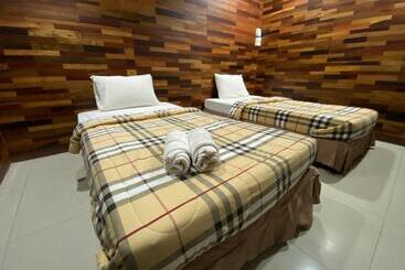 โรงแรมภูน้ำฟ้า   Phunumfha Hotel ชุมแพ