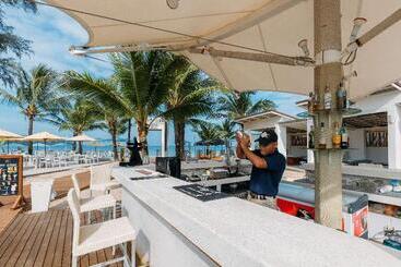 هتل Arinara Beach Resort Phuket   Sha Extra Plus