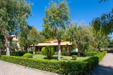 فندق Villaggio Holiday Beach