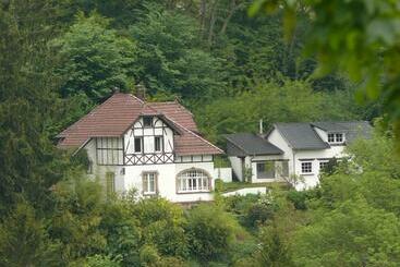 ベッドアンドブレックファースト La Dependance De La Villa Des Oiseaux   La Petite Pierre