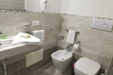 پانسیون Perla Del Sud   Guest House