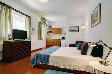 پانسیون Alojamentos Oasis