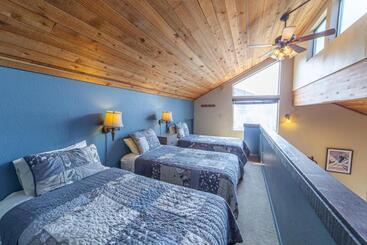 游客公寓 264   Beautiful Spacious Pet Friendly Townhome