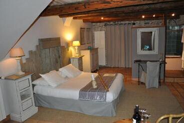 펜션 Restaurant Et Chambres D Hôtes La Ferme De Cornadel