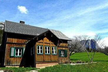 ツーリストアパートメント Ferienhaus Rosl Am Grundlsee