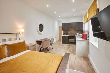 דירות לתיירים Host & Stay   Studio Pods