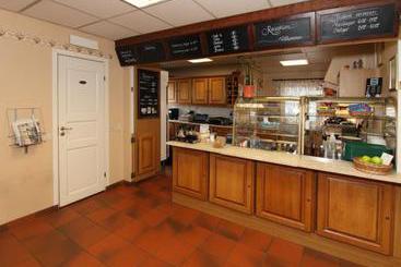 تختخواب و صبحانه Dialog Hotel Västerås