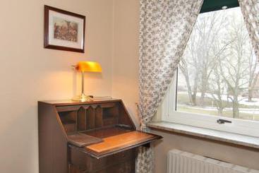 تختخواب و صبحانه Dialog Hotel Västerås