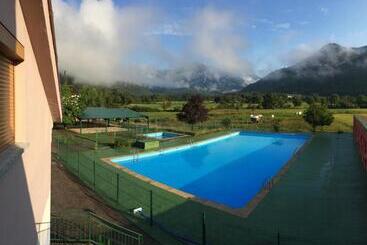 簡易ホテル Pinarillos