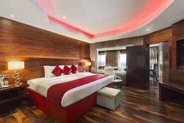 فندق Ramada By Wyndham Alleppey